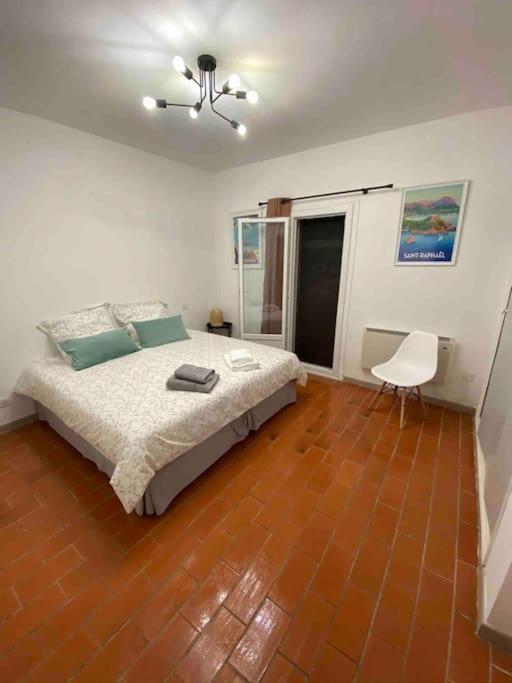 Simone, Appartement Maison, Quartier Calme, Grande Terrasse, Spa, Barbecue, 2 Chambres Fréjus 외부 사진