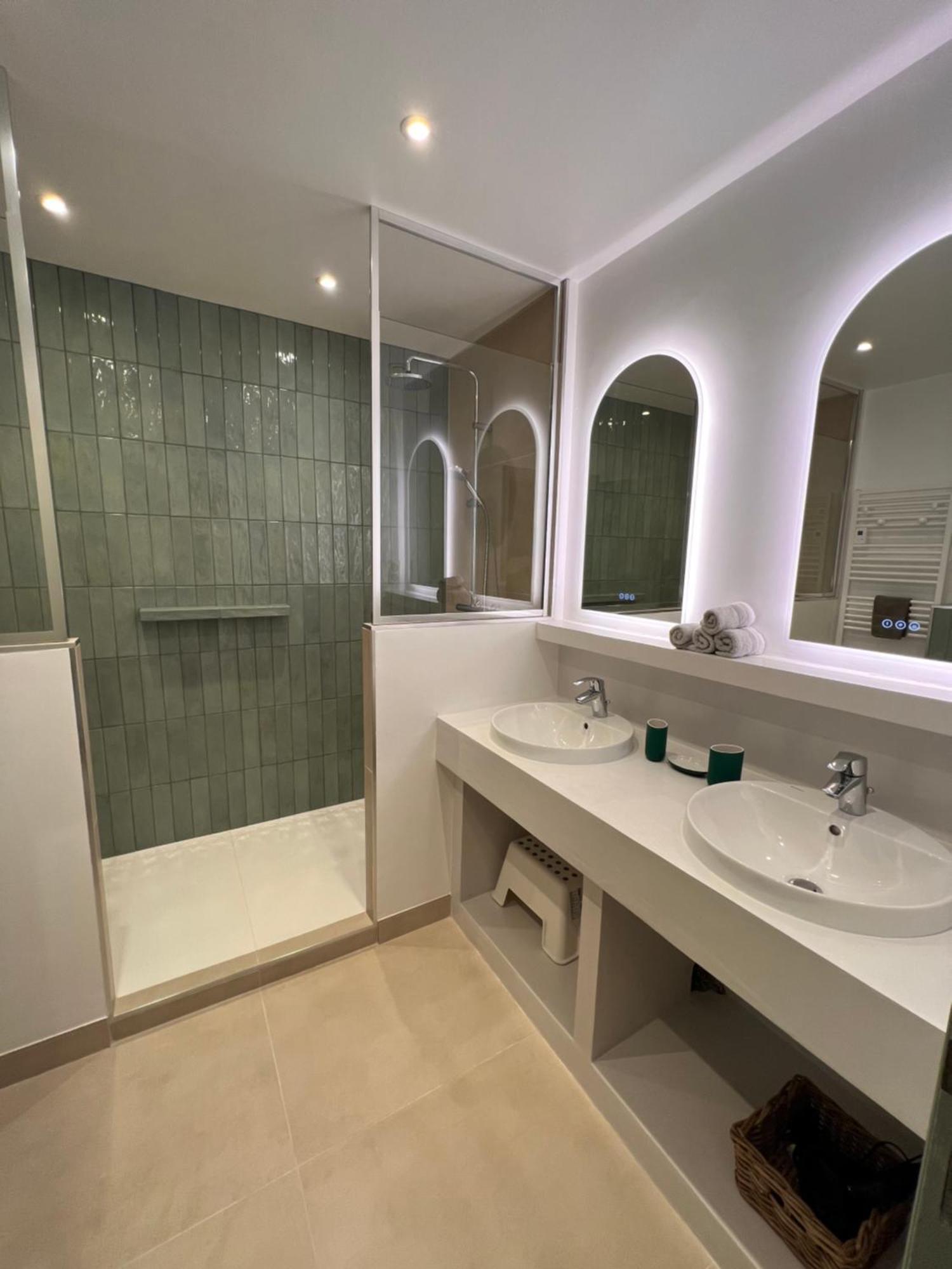 Simone, Appartement Maison, Quartier Calme, Grande Terrasse, Spa, Barbecue, 2 Chambres Fréjus 외부 사진