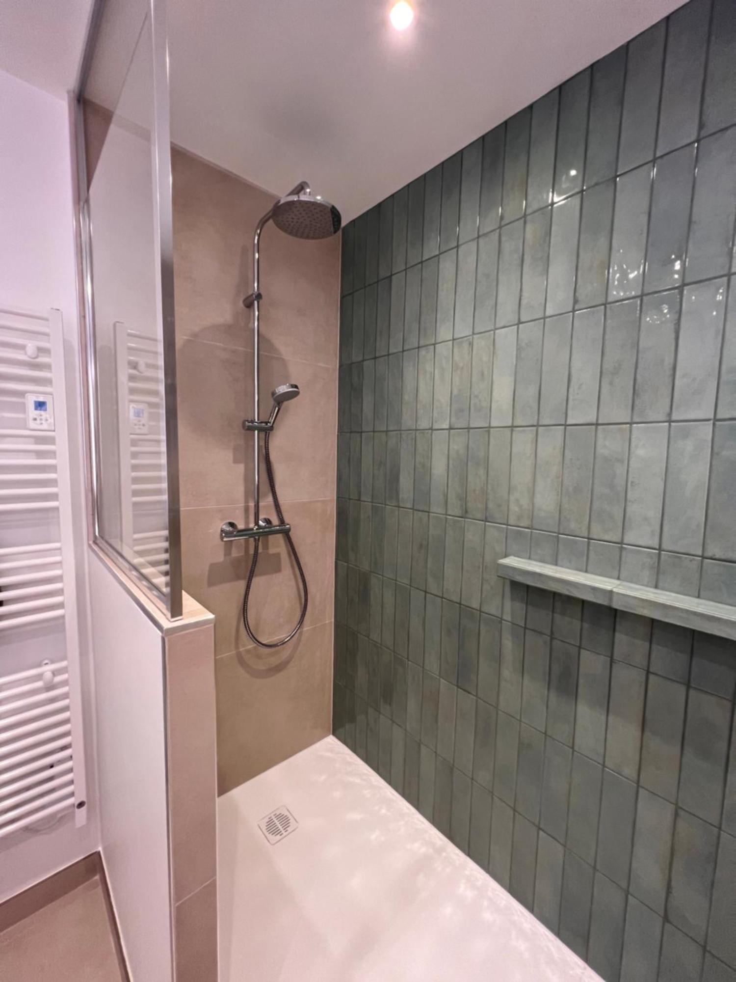 Simone, Appartement Maison, Quartier Calme, Grande Terrasse, Spa, Barbecue, 2 Chambres Fréjus 외부 사진