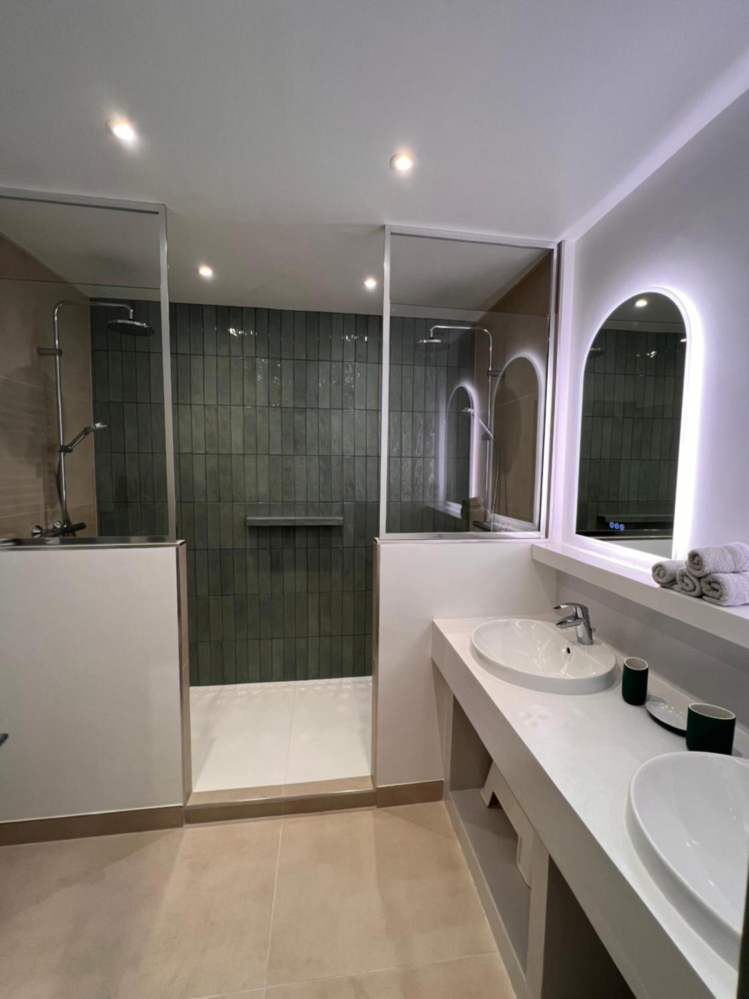 Simone, Appartement Maison, Quartier Calme, Grande Terrasse, Spa, Barbecue, 2 Chambres Fréjus 외부 사진