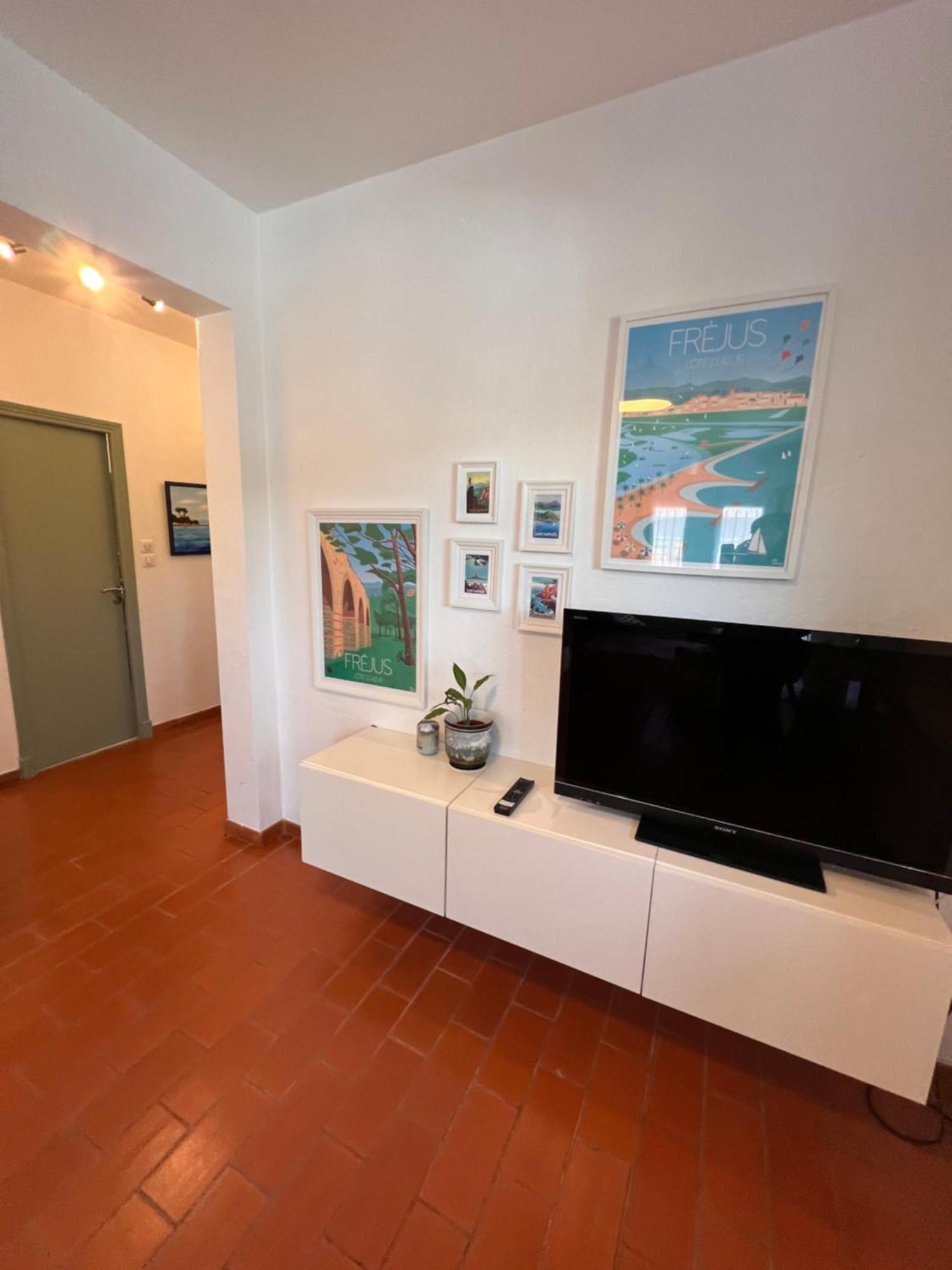 Simone, Appartement Maison, Quartier Calme, Grande Terrasse, Spa, Barbecue, 2 Chambres Fréjus 외부 사진
