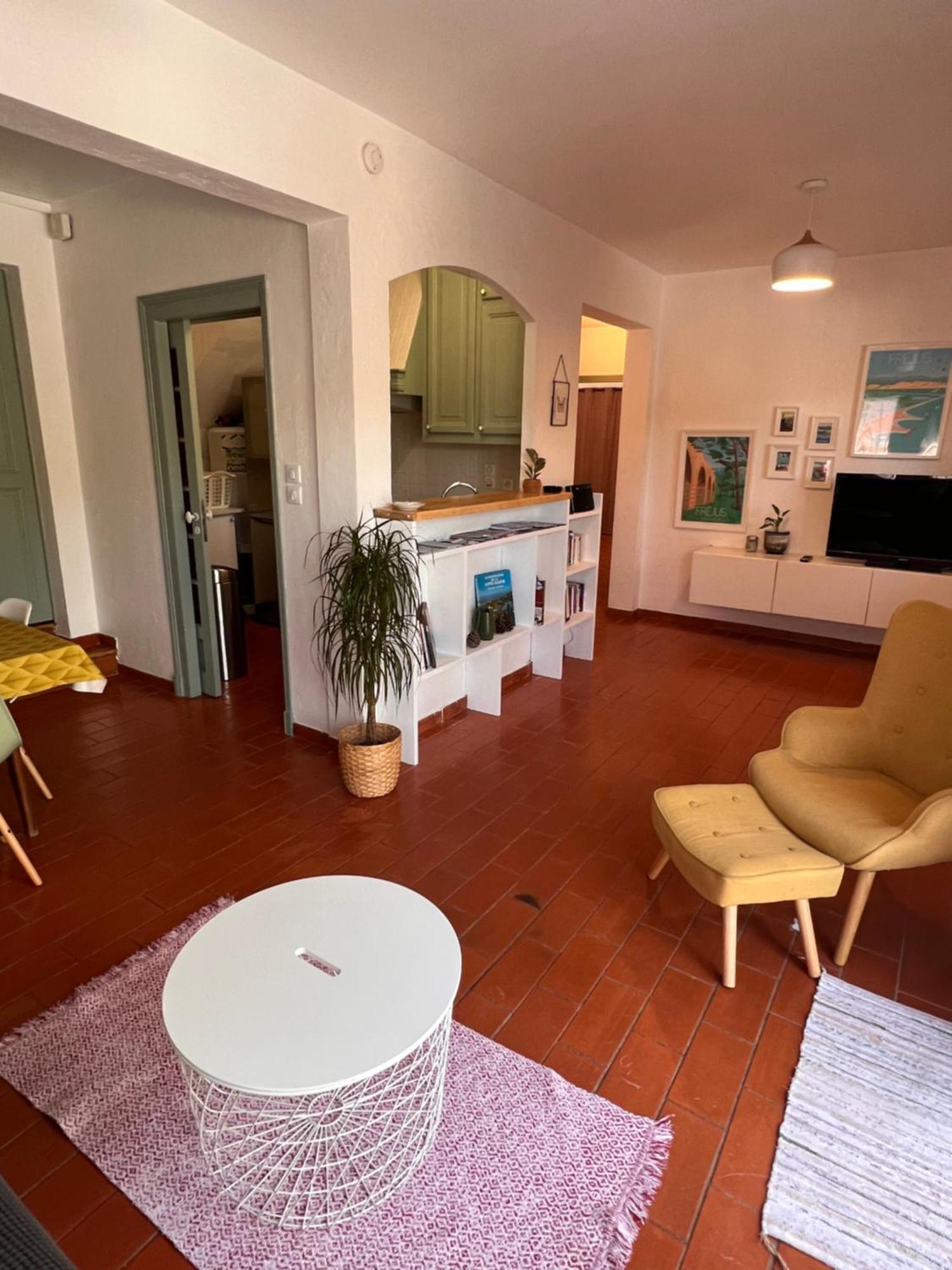 Simone, Appartement Maison, Quartier Calme, Grande Terrasse, Spa, Barbecue, 2 Chambres Fréjus 외부 사진