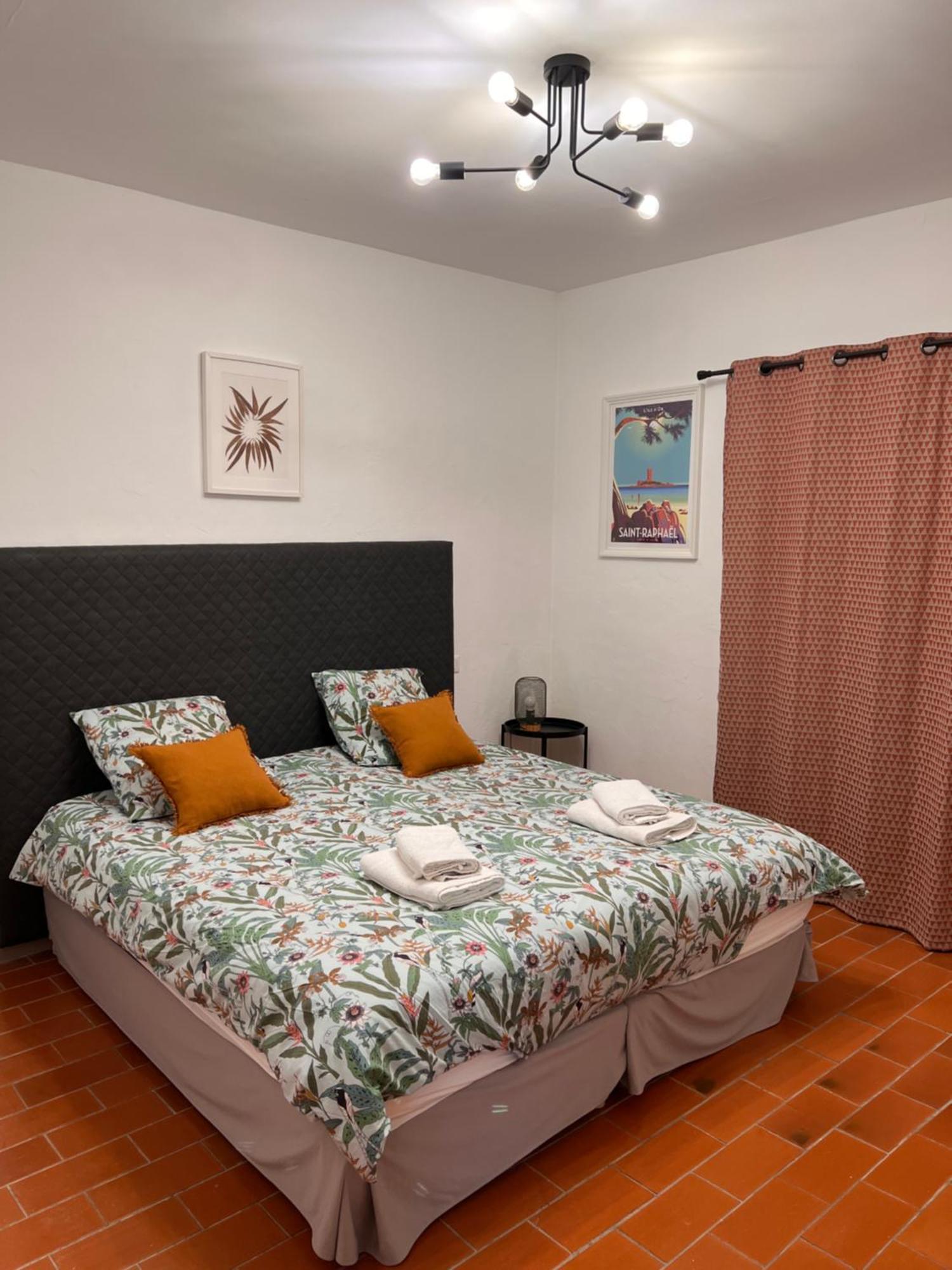 Simone, Appartement Maison, Quartier Calme, Grande Terrasse, Spa, Barbecue, 2 Chambres Fréjus 외부 사진